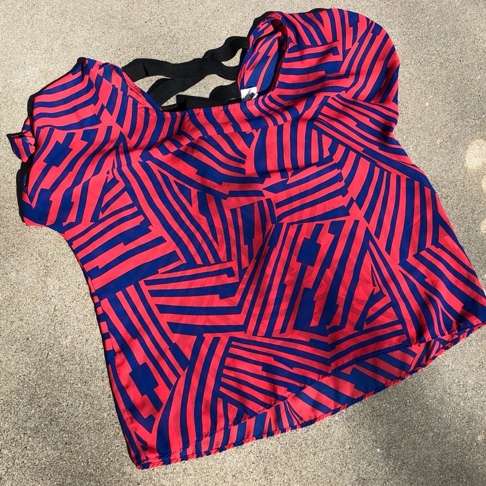red/blue top